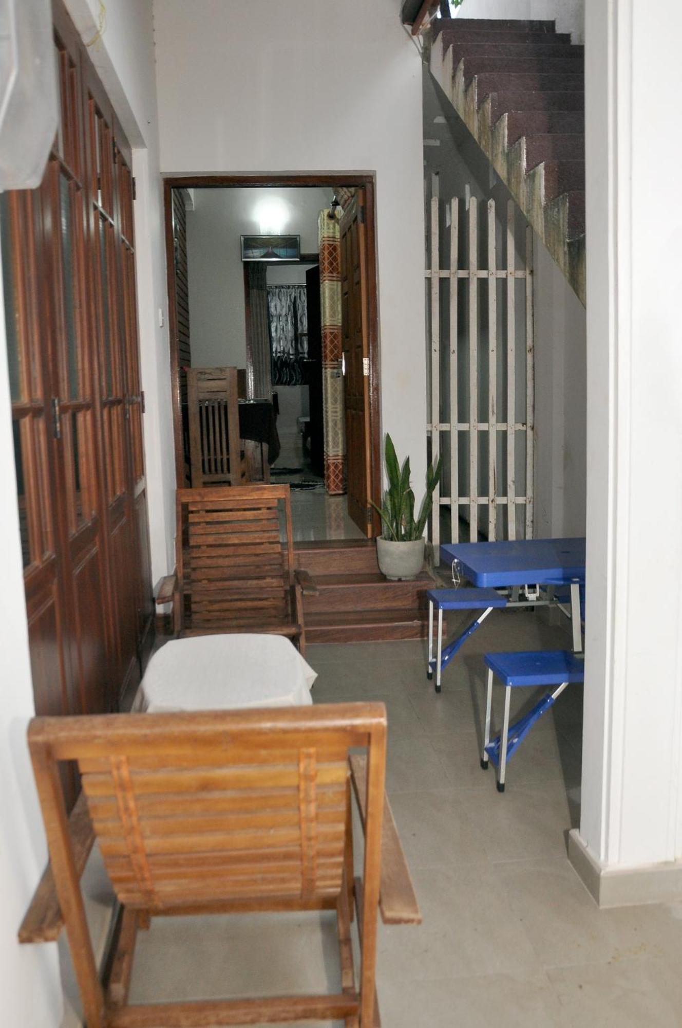 Golden Shower Inn Kandy Exteriör bild